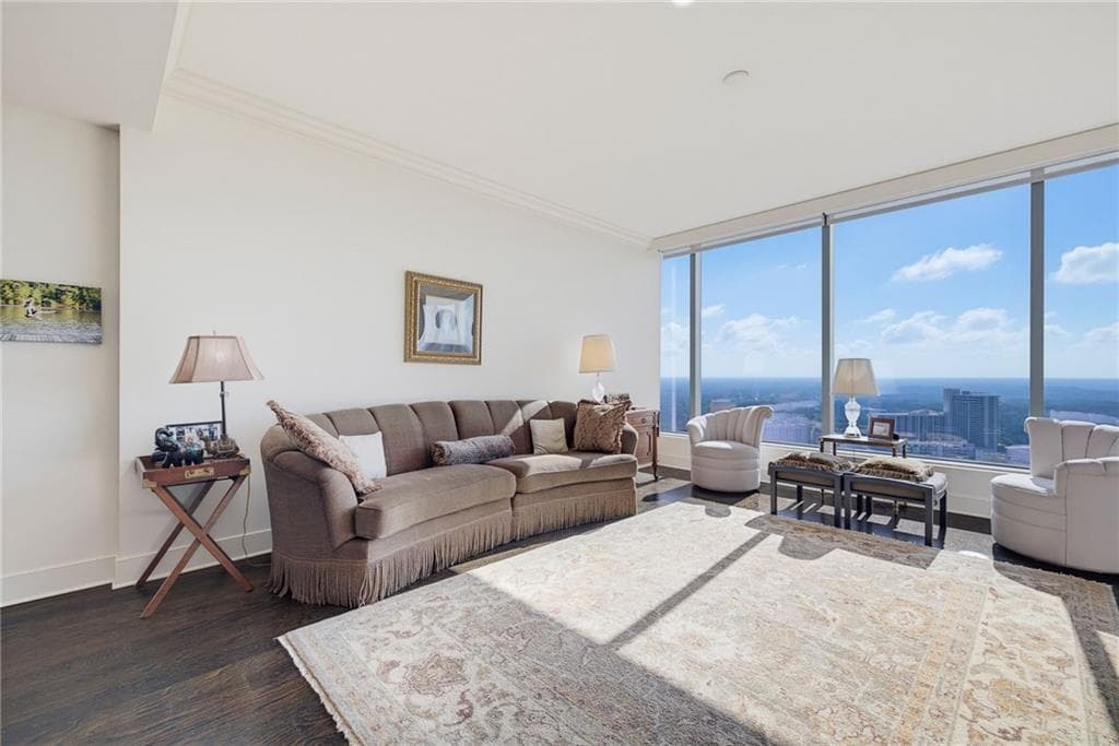 1 bedroom, 2 bathroom, 1,315 sq ft condominium under contract at 3630 Peachtree Road 2606, Atlanta, GA 30326 — photo 5