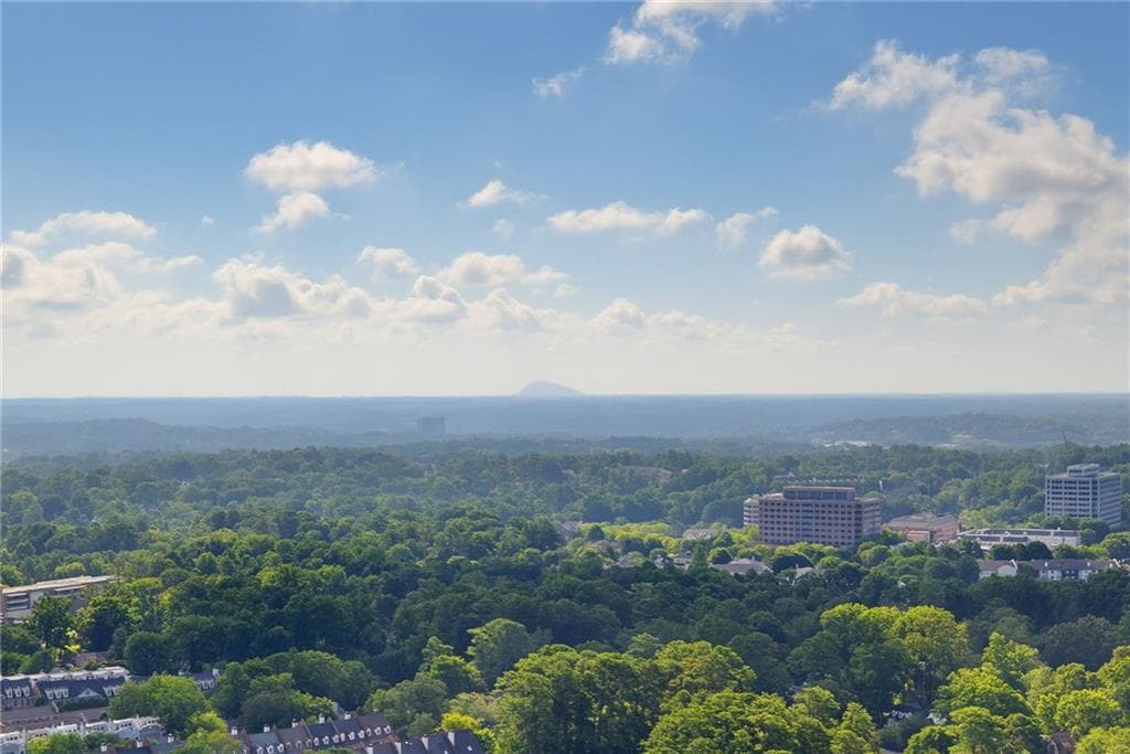 1 bedroom, 2 bathroom, 1,315 sq ft condominium under contract at 3630 Peachtree Road 2606, Atlanta, GA 30326 — photo 7