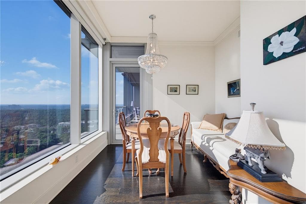 1 bedroom, 2 bathroom, 1,315 sq ft condominium under contract at 3630 Peachtree Road 2606, Atlanta, GA 30326 — photo 9