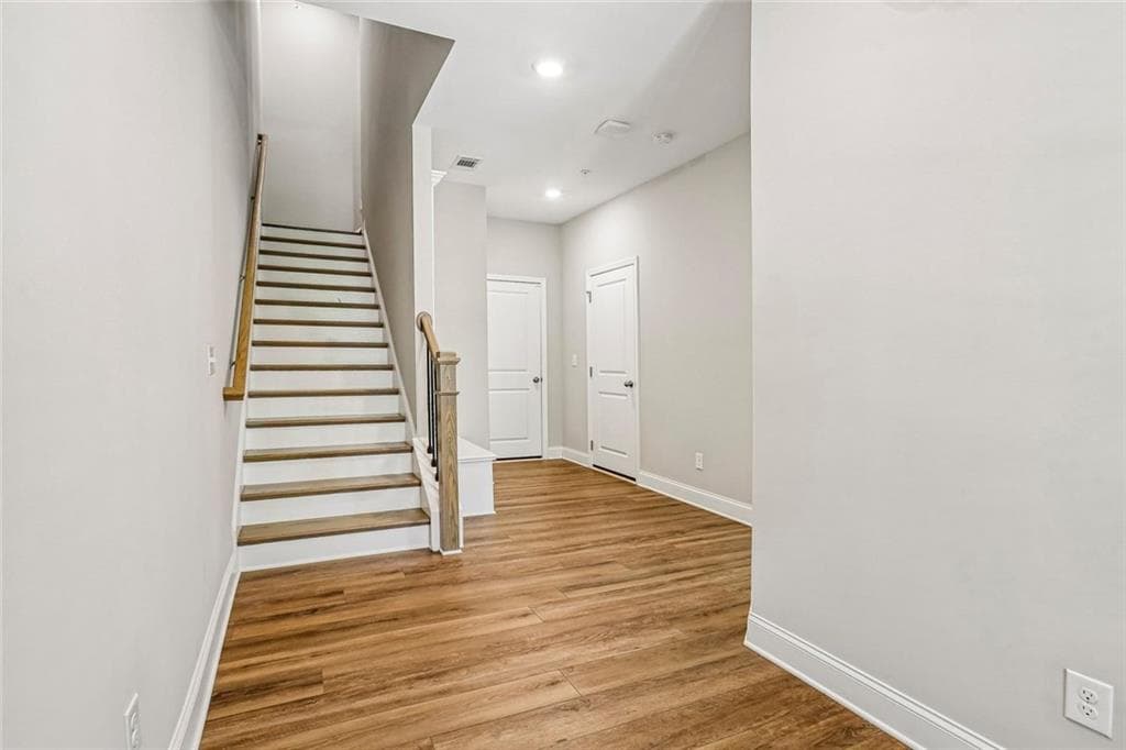 3 bedroom, 4 bathroom, 2,484 sq ft townhouse under contract at 933 Catamaran Court, Alpharetta, GA 30005 — photo 6