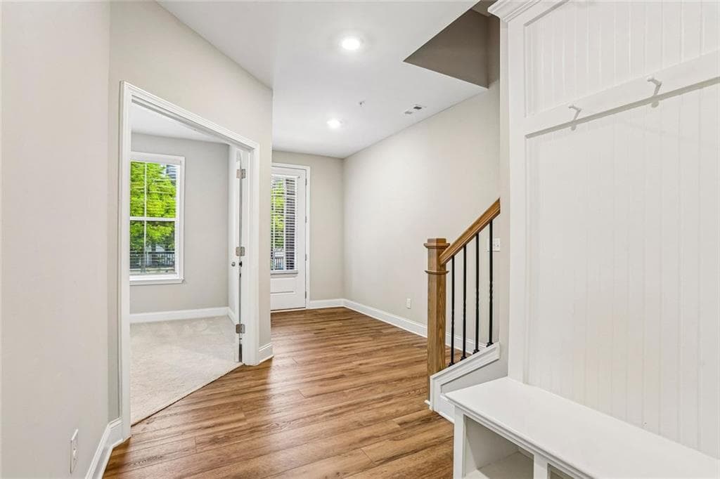 3 bedroom, 4 bathroom, 2,484 sq ft townhouse under contract at 933 Catamaran Court, Alpharetta, GA 30005 — photo 7