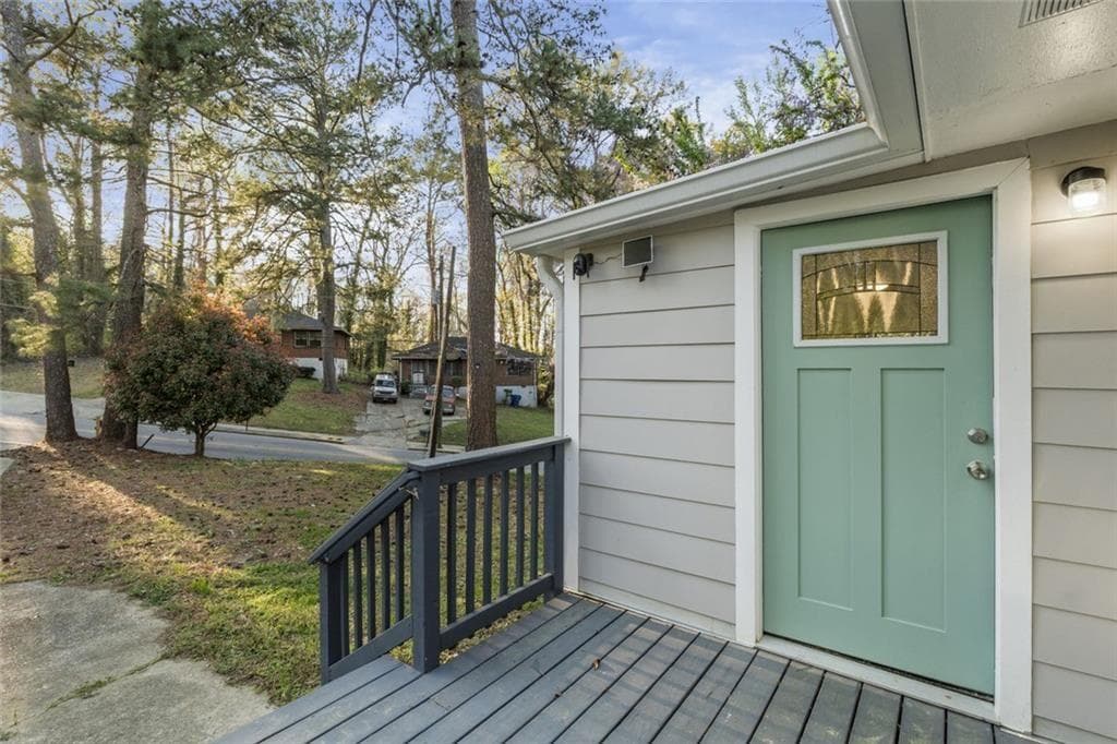 3 bedroom, 2 bathroom, 1,128 sq ft single family residence for sale at 2466 SW Old Hapeville Road, Atlanta, GA 30315 — photo 2