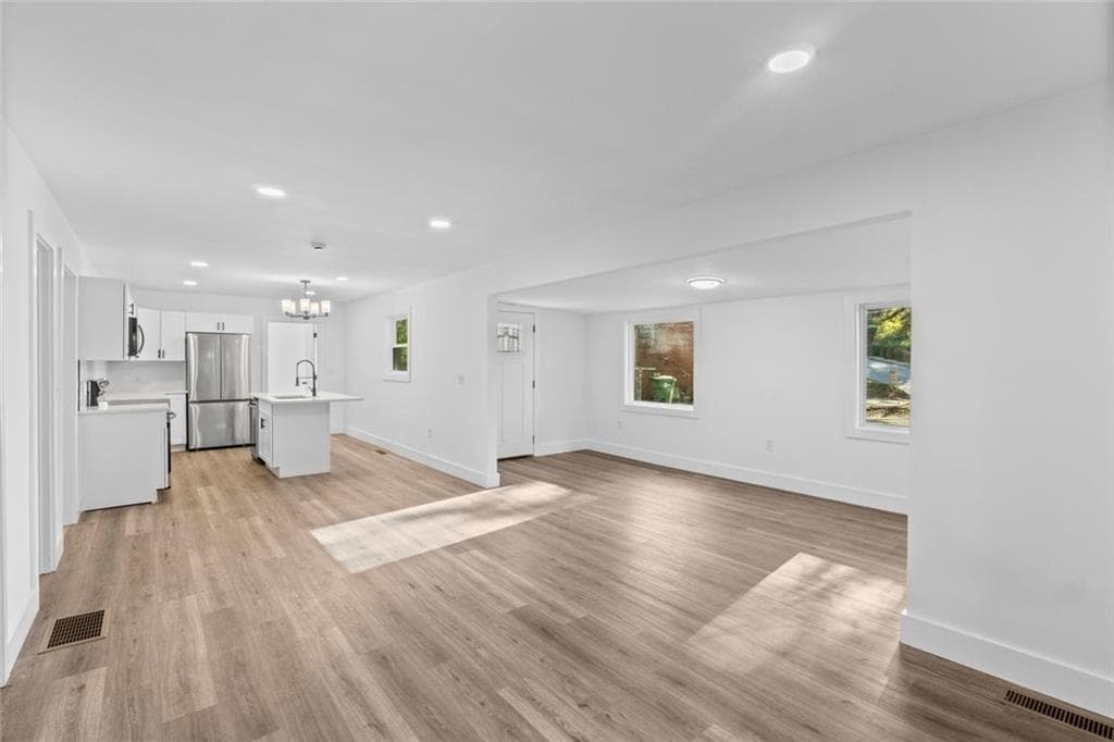 3 bedroom, 2 bathroom, 1,128 sq ft single family residence for sale at 2466 SW Old Hapeville Road, Atlanta, GA 30315 — photo 6