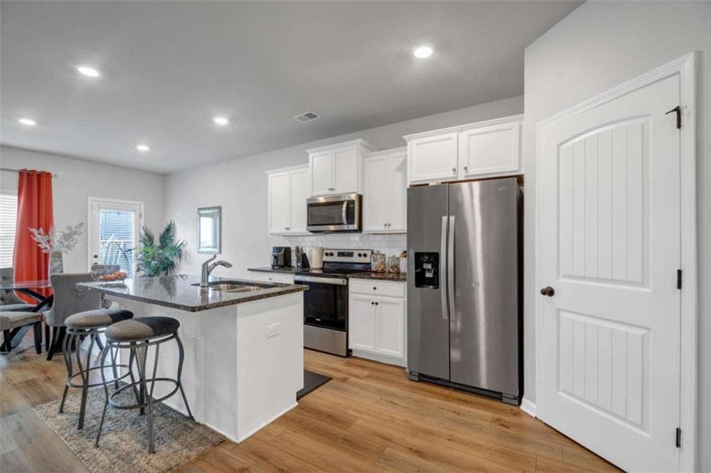 4 bedroom, 3 bathroom, 2,560 sq ft single family residence for sale at 11655 Stovall Place, Hampton, GA 30228 — photo 6