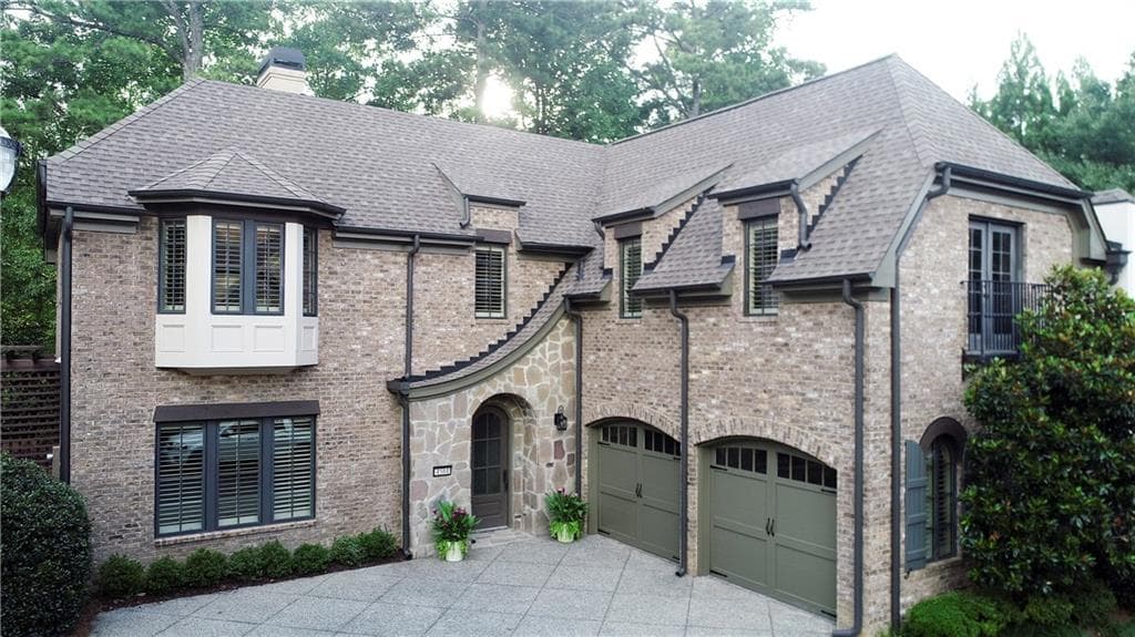 4 bedroom, 5 bathroom, 4,091 sq ft townhouse for sale at 4584 Woodlawn Gates Lane, Marietta, GA 30068 — photo 2