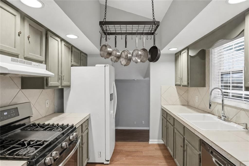 3 bedroom, 2 bathroom, 1,651 sq ft single family residence for sale at 4173 Oak Ferry Drive, Kennesaw, GA 30144 — photo 4