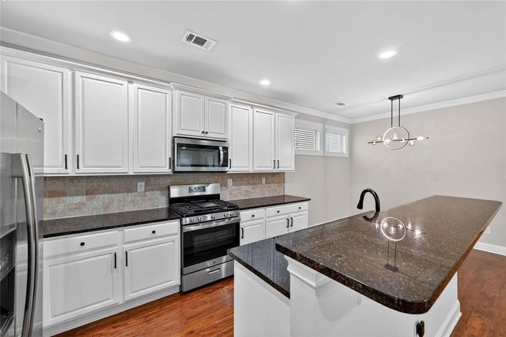 3 bedroom, 3 bathroom, 2,525 sq ft single family residence for rent at 10787 Bossier Drive, Alpharetta, GA 30022 for $3,100 a month — photo 5
