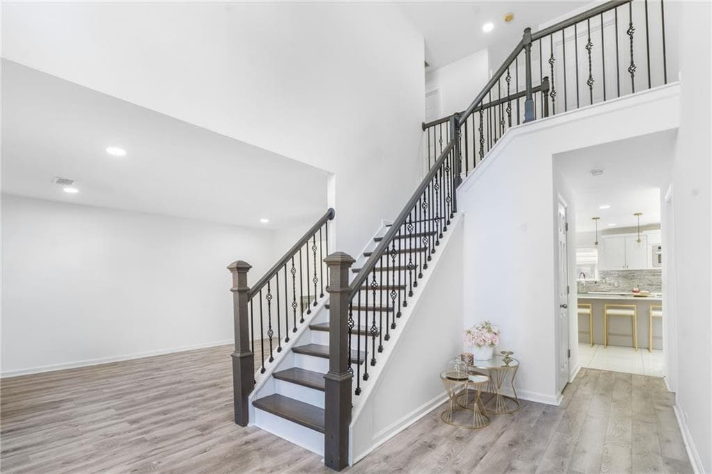 6 bedroom, 3 bathroom, 3,440 sq ft single family residence for rent at 1443 Wilson Manor Circle, Lawrenceville, GA 30045 for $3,000 a month — photo 3