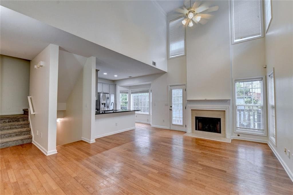 3 bedroom, 3 bathroom, 2,220 sq ft townhouse for sale at 3761 Lake Point Boulevard, Suwanee, GA 30024 — photo 3