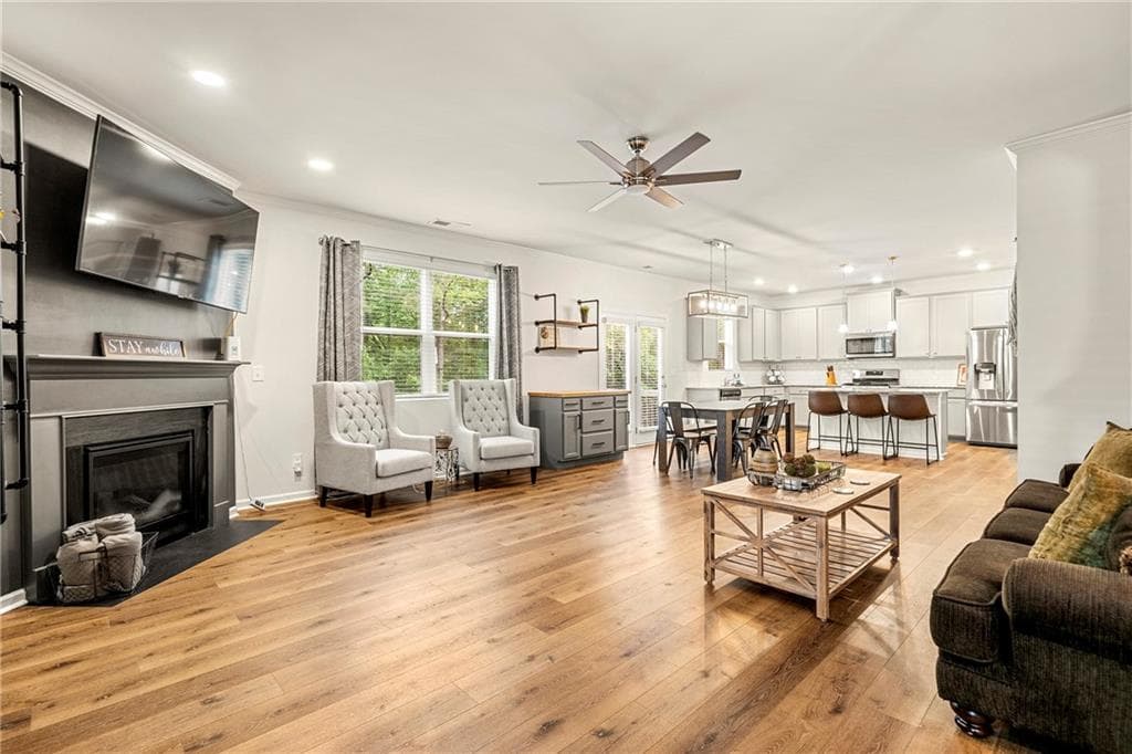 5 bedroom, 3 bathroom, 3,106 sq ft single family residence under contract at 1103 Shadow Glen Drive, Fairburn, GA 30213 — photo 3