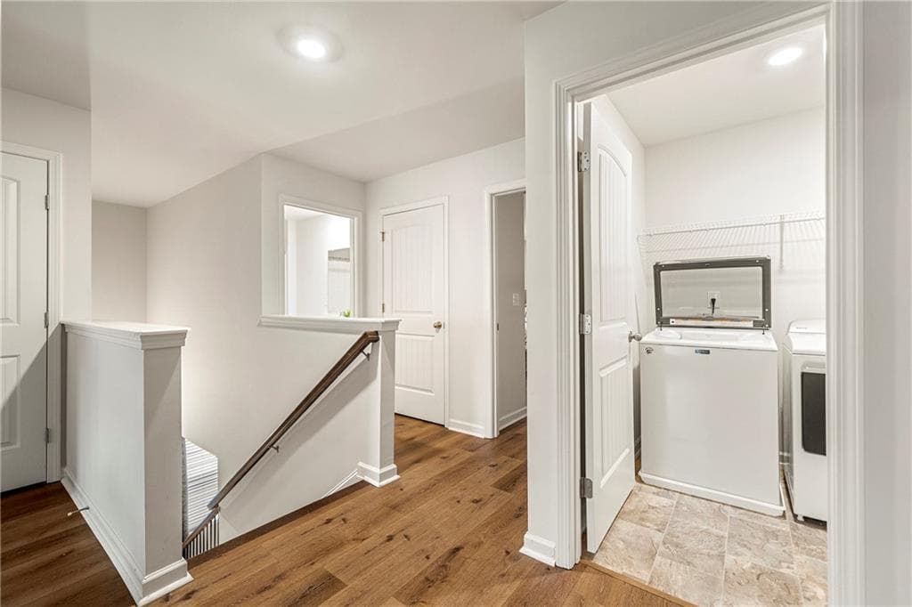 5 bedroom, 3 bathroom, 3,106 sq ft single family residence under contract at 1103 Shadow Glen Drive, Fairburn, GA 30213 — photo 5