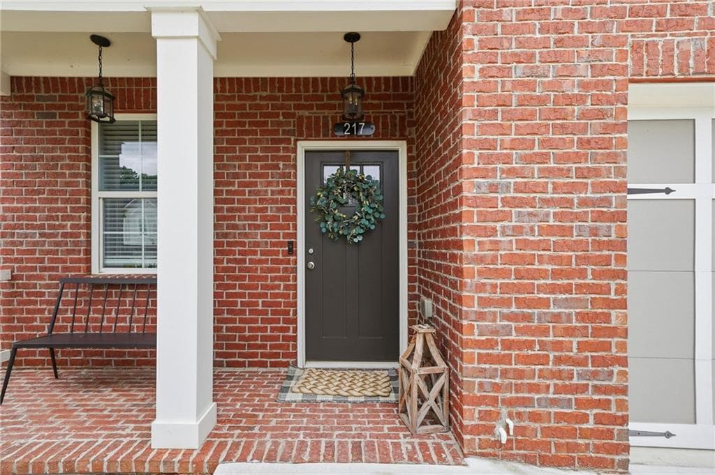 3 bedroom, 3 bathroom, 1,939 sq ft townhouse for sale at 217 Lakeside Place, Canton, GA 30114 — photo 2