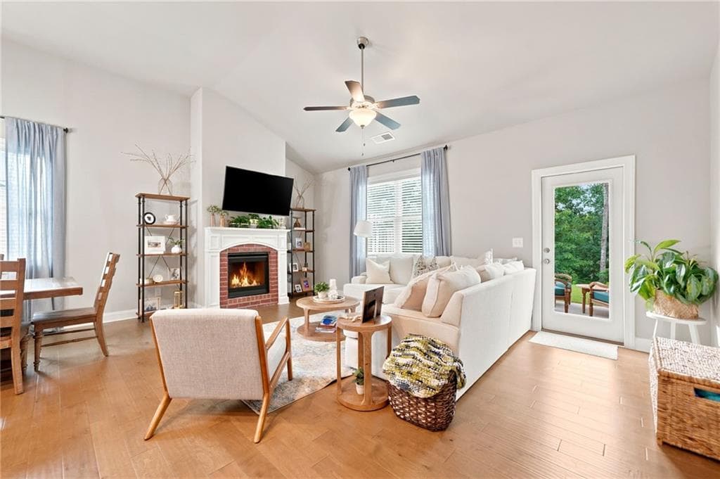 3 bedroom, 3 bathroom, 1,939 sq ft townhouse for sale at 217 Lakeside Place, Canton, GA 30114 — photo 7
