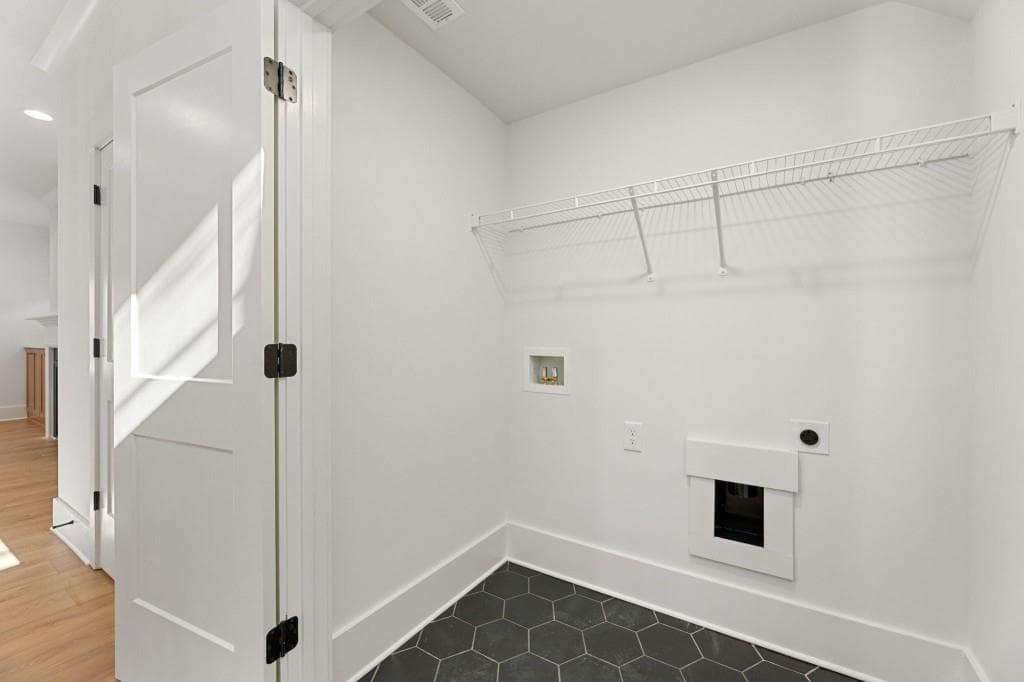 4 bedroom, 4 bathroom, 2,699 sq ft single family residence for sale at 3420 Hillshire Drive, Cumming, GA 30028 — photo 3