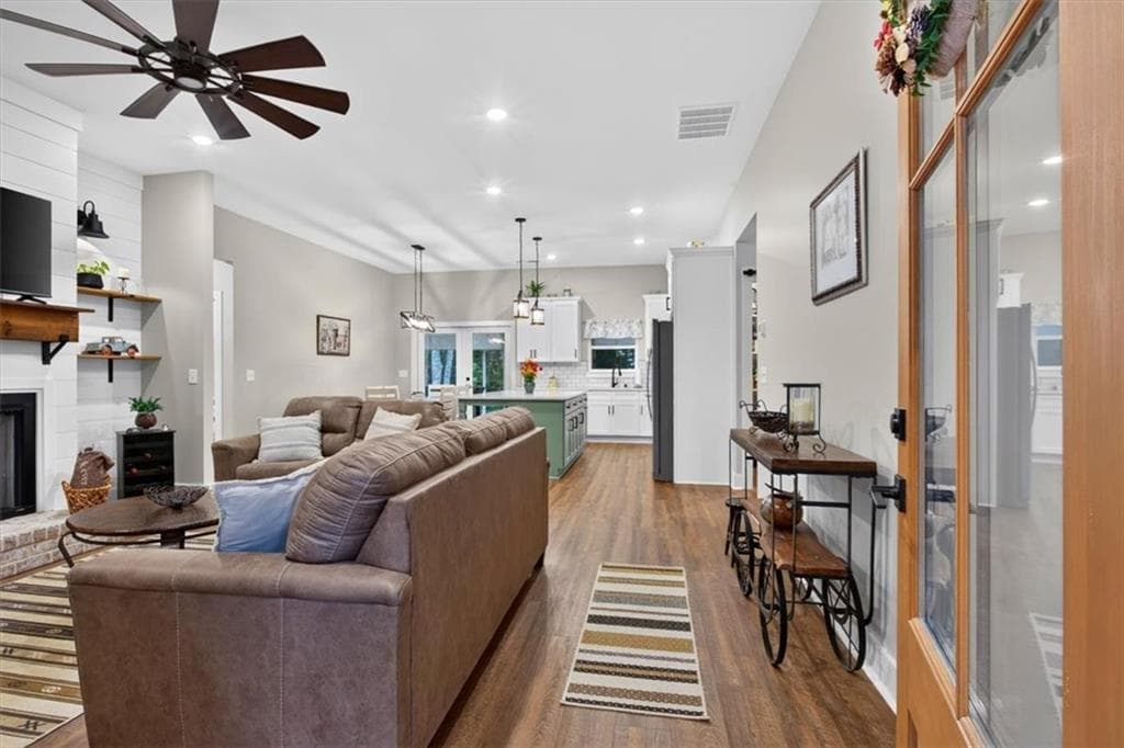 3 bedroom, 3 bathroom, 1,612 sq ft single family residence for sale at 165 Salacoa Mountain View Drive, Jasper, GA 30143 — photo 4