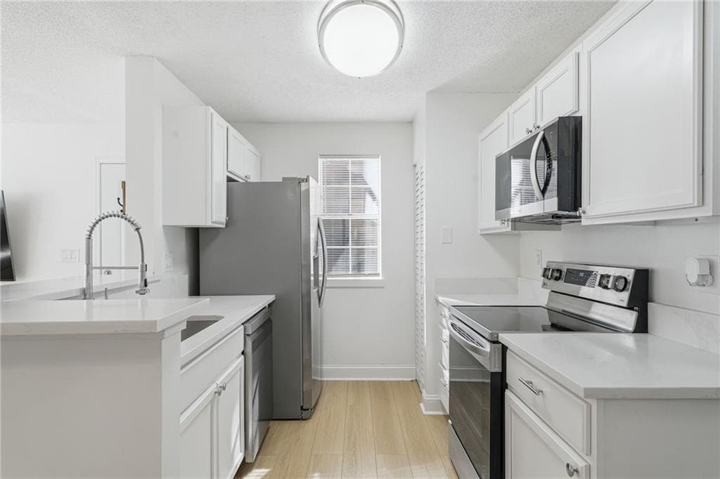 2 bedroom, 2 bathroom, 880 sq ft condominium for rent at 904 Wentworth Court, Alpharetta, GA 30022 for $2,100 a month — photo 8
