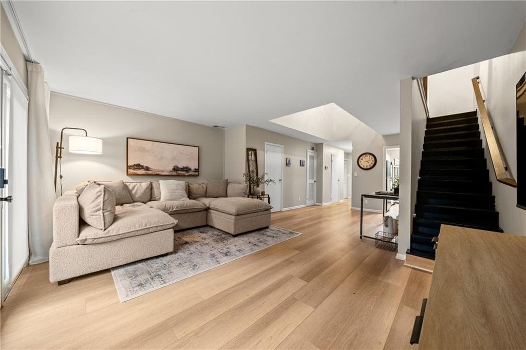 2 bedroom, 2 bathroom, 1,260 sq ft townhouse for rent at 4300 Roswell Road 28, Atlanta, GA 30342 for $2,400 a month — photo 1 of 29