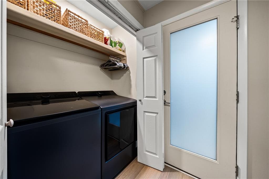 2 bedroom, 2 bathroom, 1,260 sq ft townhouse for rent at 4300 Roswell Road 28, Atlanta, GA 30342 for $2,400 a month — photo 6
