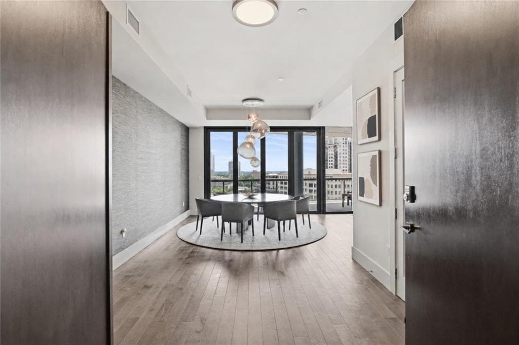 3 bedroom, 4 bathroom, 3,290 sq ft condominium for sale at 3107 Peachtree Road 1001, Atlanta, GA 30305 — photo 3