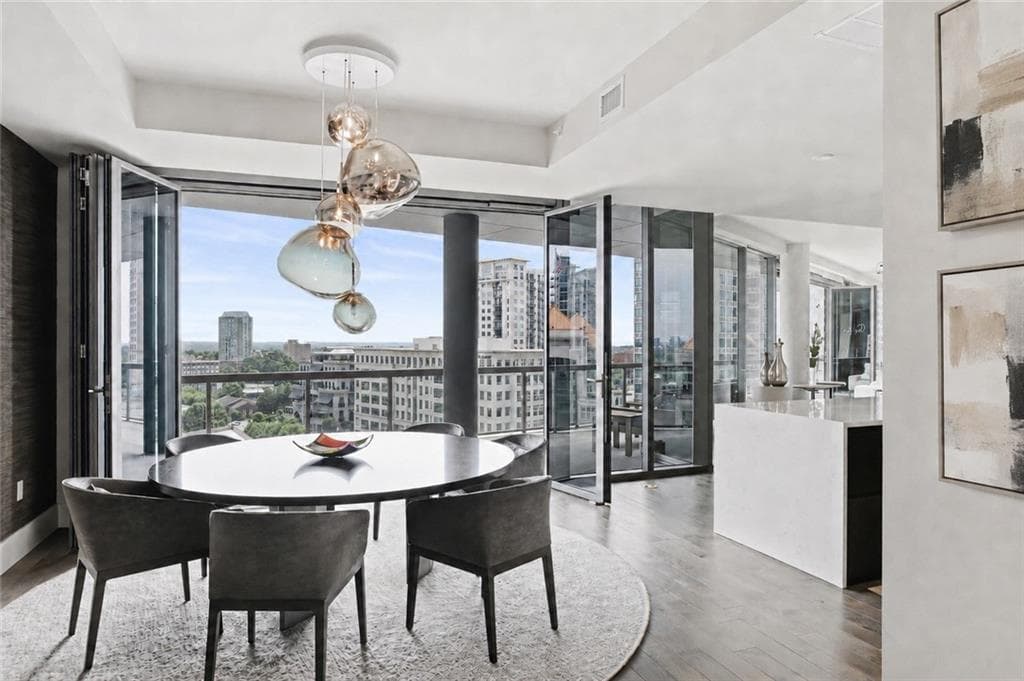 3 bedroom, 4 bathroom, 3,290 sq ft condominium for sale at 3107 Peachtree Road 1001, Atlanta, GA 30305 — photo 9