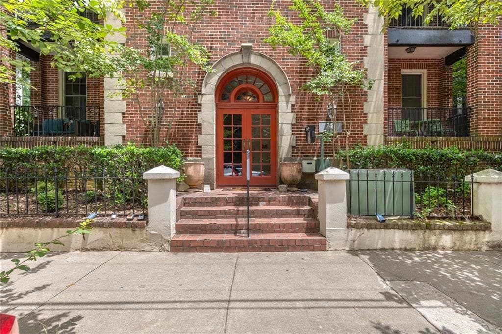 1 bedroom, 1 bathroom, 479 sq ft condominium for rent at 741 Frederica Street 17, Atlanta, GA 30306 for $1,500 a month — photo 1 of 23