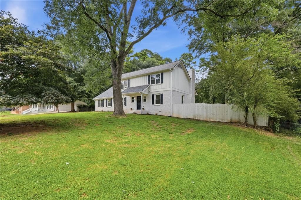 5 bedroom, 3 bathroom, 1,912 sq ft single family residence for sale at 5139 Merry Lane, Gainesville, GA 30504 — photo 3