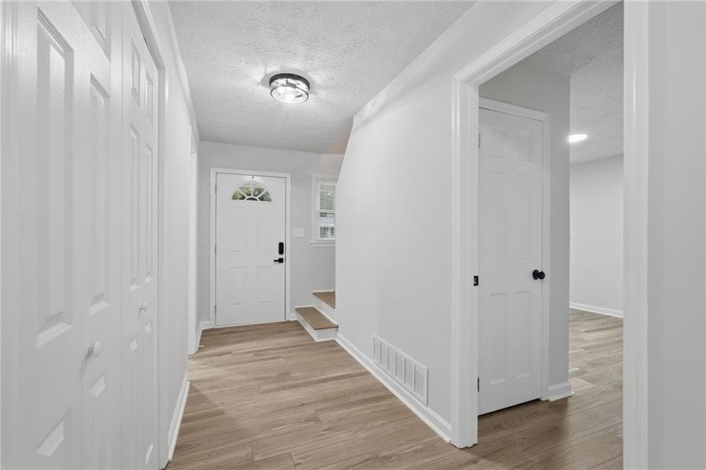 5 bedroom, 3 bathroom, 1,912 sq ft single family residence for sale at 5139 Merry Lane, Gainesville, GA 30504 — photo 8