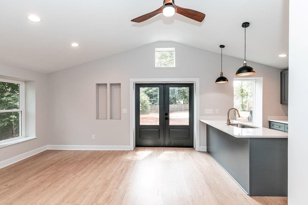duplex for sale at 1628 Cecile Avenue, Atlanta, GA 30316 — photo 6
