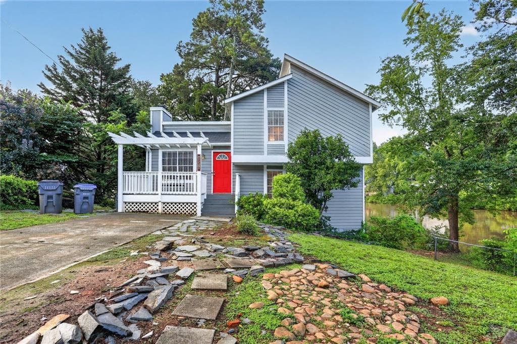 3 bedroom, 2 bathroom, 1,134 sq ft single family residence for sale at 3536 Highland Pine Way, Duluth, GA 30096 — photo 2