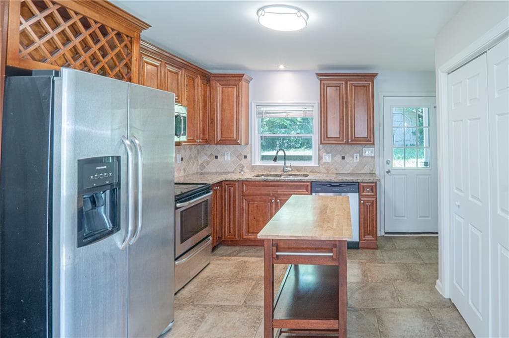 2 bedroom, 1 bathroom, 936 sq ft single family residence for rent at 609 San Fernardo Drive, Smyrna, GA 30080 for $1,750 a month — photo 8