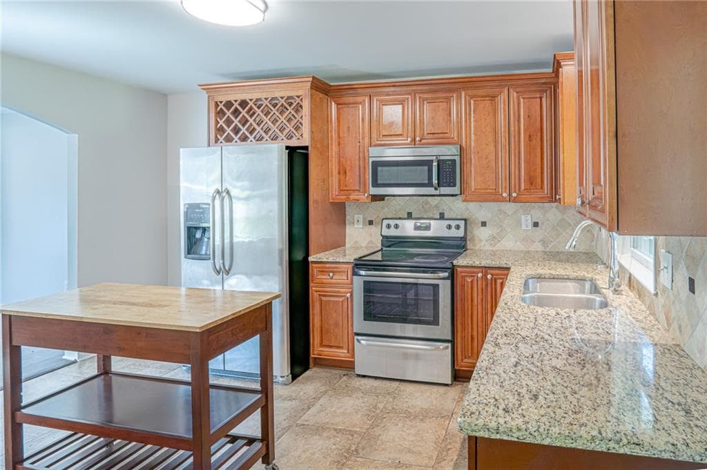 2 bedroom, 1 bathroom, 936 sq ft single family residence for rent at 609 San Fernardo Drive, Smyrna, GA 30080 for $1,750 a month — photo 9