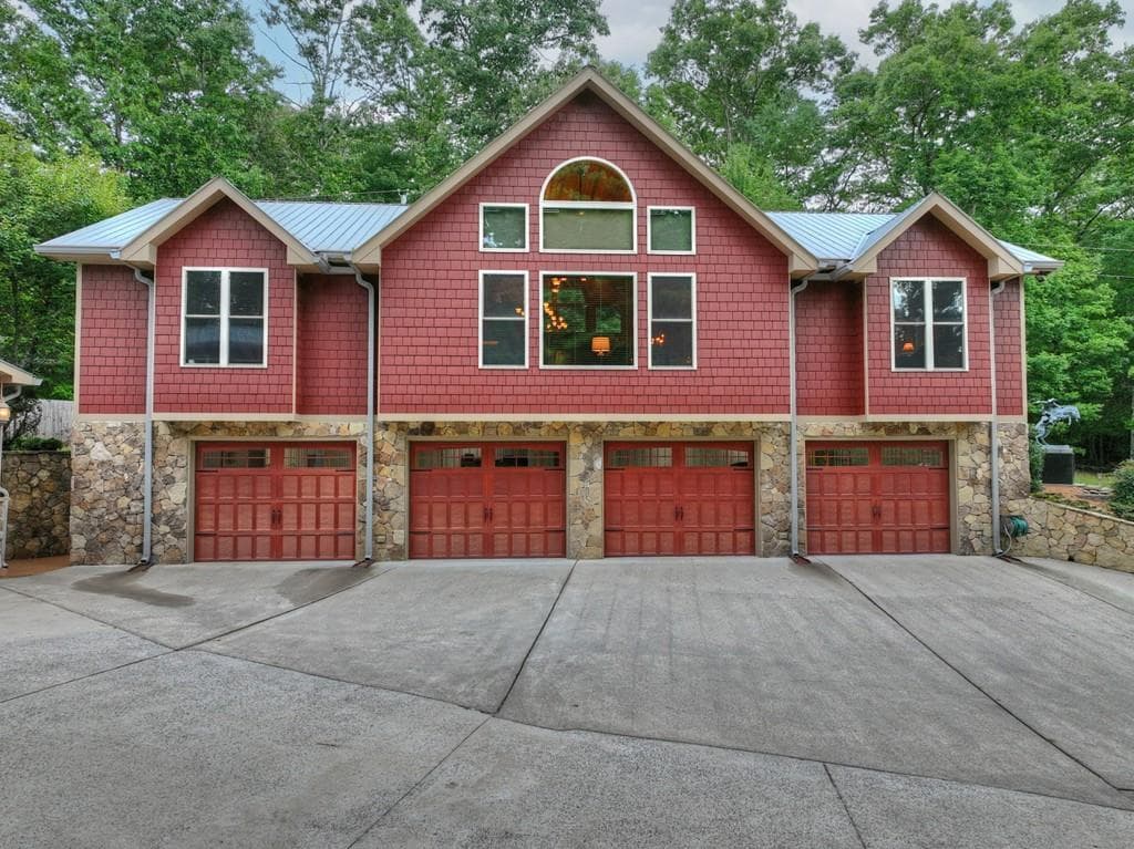 6 bedroom, 7 bathroom, 7,242 sq ft single family residence for sale at 112 Wilscot Valley Drive, Morganton, GA 30560 — photo 4