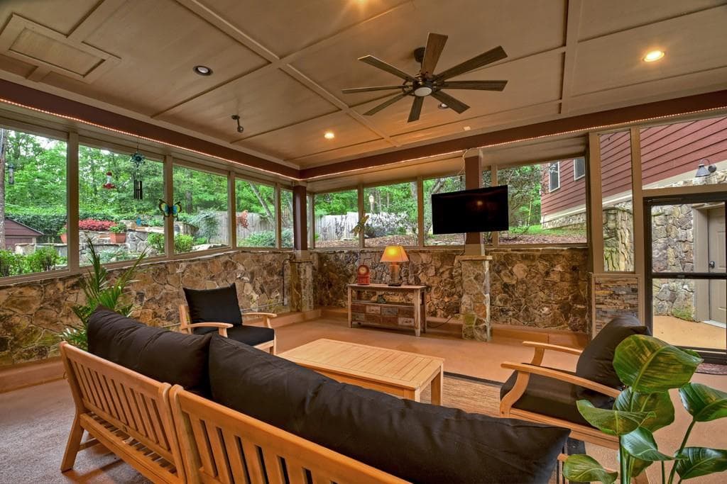 6 bedroom, 7 bathroom, 7,242 sq ft single family residence for sale at 112 Wilscot Valley Drive, Morganton, GA 30560 — photo 9