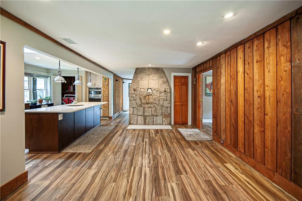 3 bedroom, 2 bathroom, 1,944 sq ft single family residence for sale at 4585 Park Drive, Pine Lake, GA 30072 — photo 4