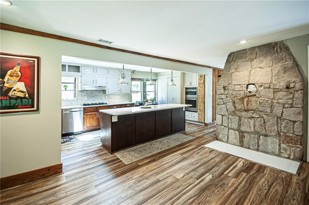 3 bedroom, 2 bathroom, 1,944 sq ft single family residence for sale at 4585 Park Drive, Pine Lake, GA 30072 — photo 6