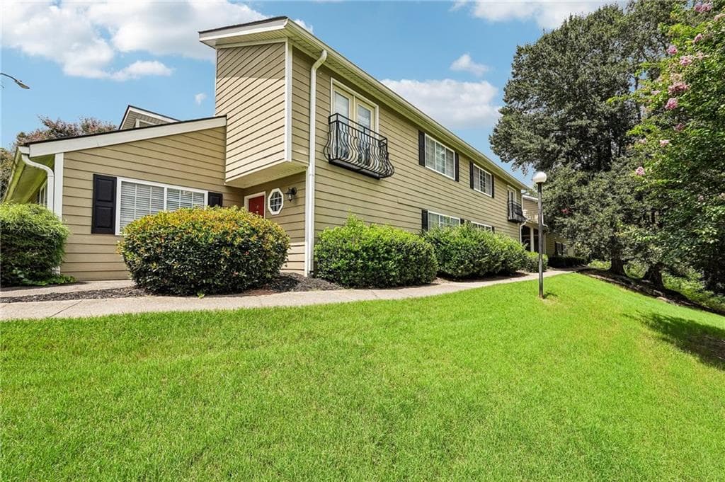 2 bedroom, 3 bathroom, 1,290 sq ft condominium sold at 1468 Briarwood Road 206, Atlanta, GA 30319
