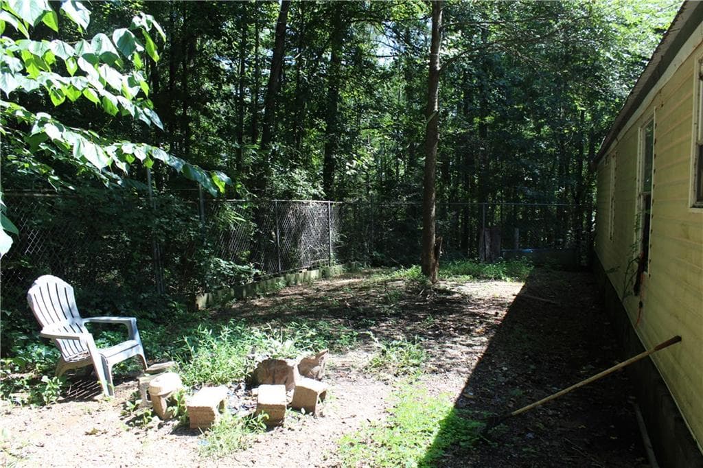 2 bedroom, 2 bathroom, 988 sq ft single family residence under contract at 110 N Cove Drive, Hogansville, GA 30230 — photo 5