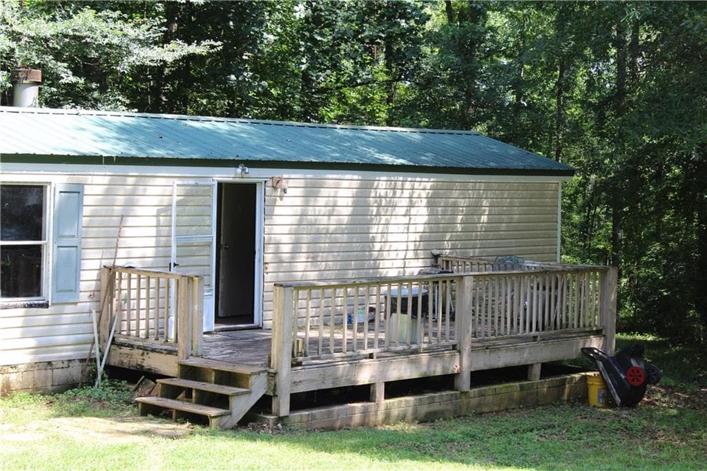 2 bedroom, 2 bathroom, 988 sq ft single family residence under contract at 110 N Cove Drive, Hogansville, GA 30230 — photo 3