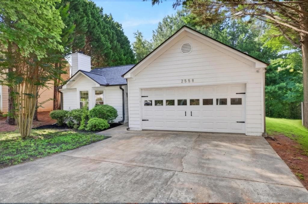 3 bedroom, 2 bathroom, 1,256 sq ft single family residence for rent at 2558 Candlewood Way, Lawrenceville, GA 30044 for $2,200 a month — photo 2