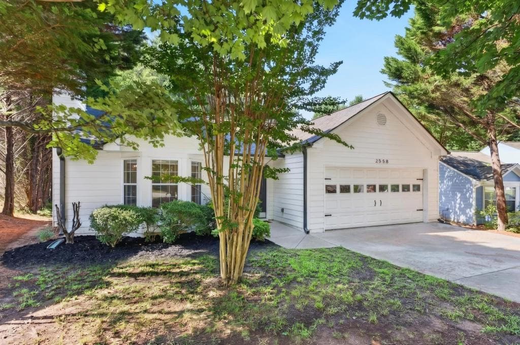 3 bedroom, 2 bathroom, 1,256 sq ft single family residence for rent at 2558 Candlewood Way, Lawrenceville, GA 30044 for $2,200 a month — photo 5