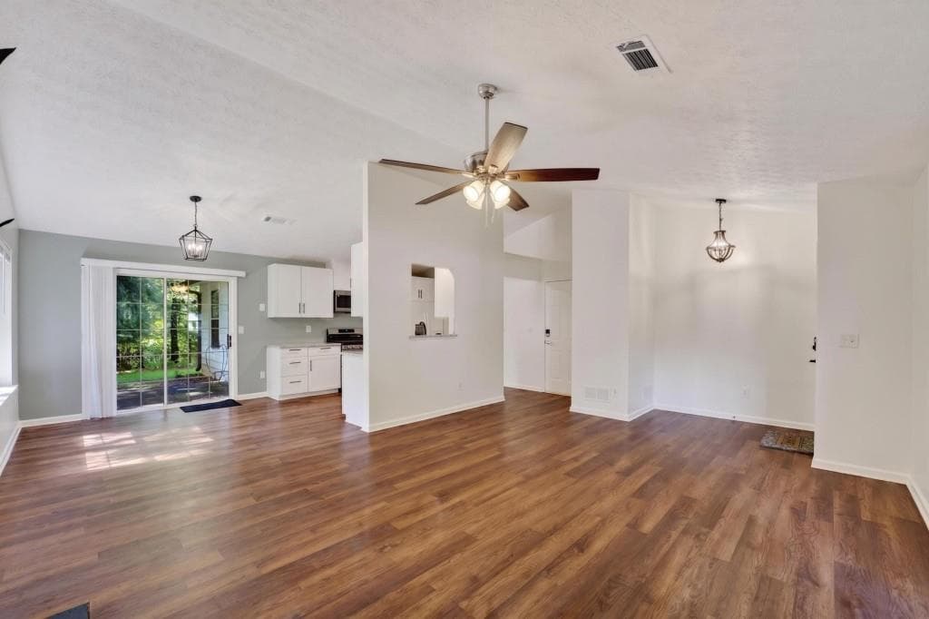 3 bedroom, 2 bathroom, 1,256 sq ft single family residence for rent at 2558 Candlewood Way, Lawrenceville, GA 30044 for $2,200 a month — photo 8