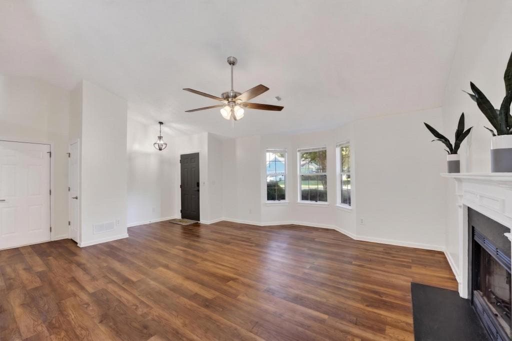 3 bedroom, 2 bathroom, 1,256 sq ft single family residence for rent at 2558 Candlewood Way, Lawrenceville, GA 30044 for $2,200 a month — photo 9