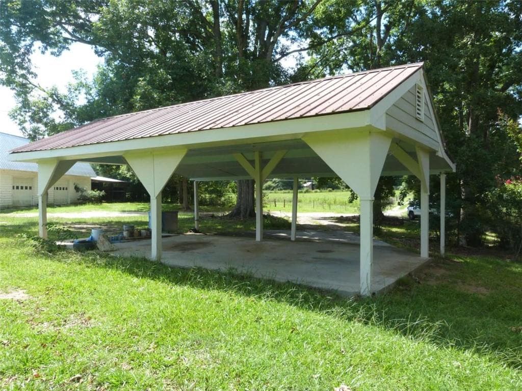5 bedroom, 3 bathroom, 1,992 sq ft single family residence for sale at 929 Nicholsville Road, Monroe, GA 30656 — photo 4