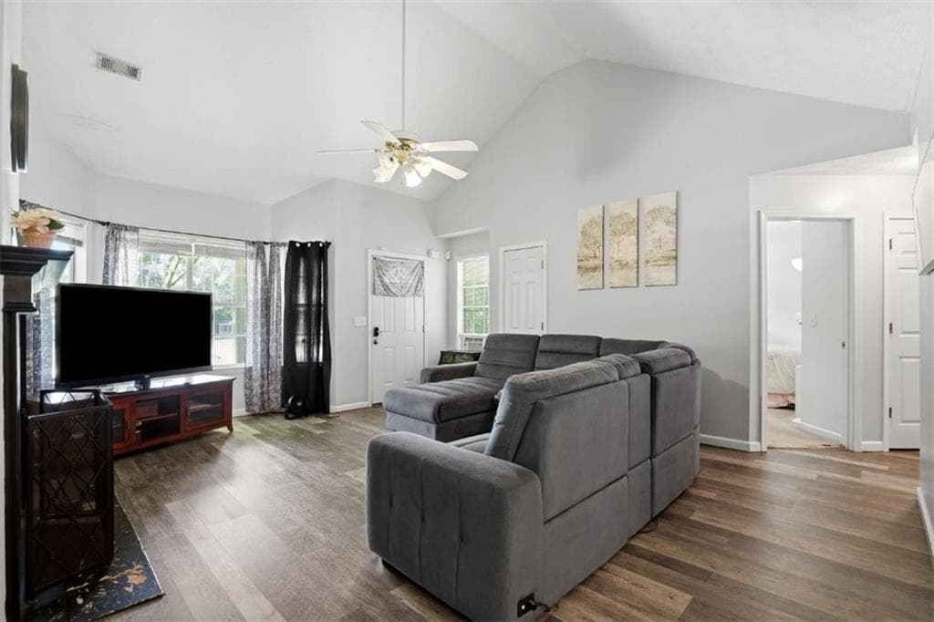 3 bedroom, 2 bathroom, 1,372 sq ft single family residence for sale at 85 Goldfinch Drive, Covington, GA 30016 — photo 6