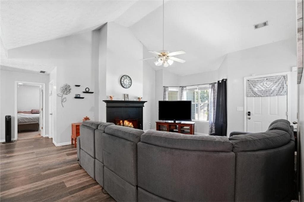 3 bedroom, 2 bathroom, 1,372 sq ft single family residence for sale at 85 Goldfinch Drive, Covington, GA 30016 — photo 7