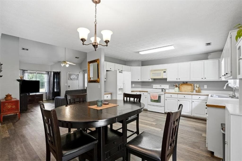 3 bedroom, 2 bathroom, 1,372 sq ft single family residence for sale at 85 Goldfinch Drive, Covington, GA 30016 — photo 10