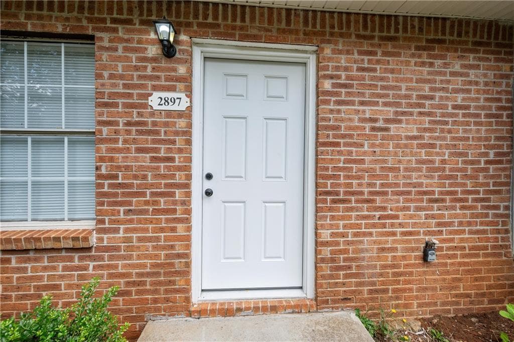 2 bedroom, 2 bathroom, 1,000 sq ft townhouse for rent at 2897 Spruce Circle, Snellville, GA 30078 for $1,350 a month — photo 1 of 19