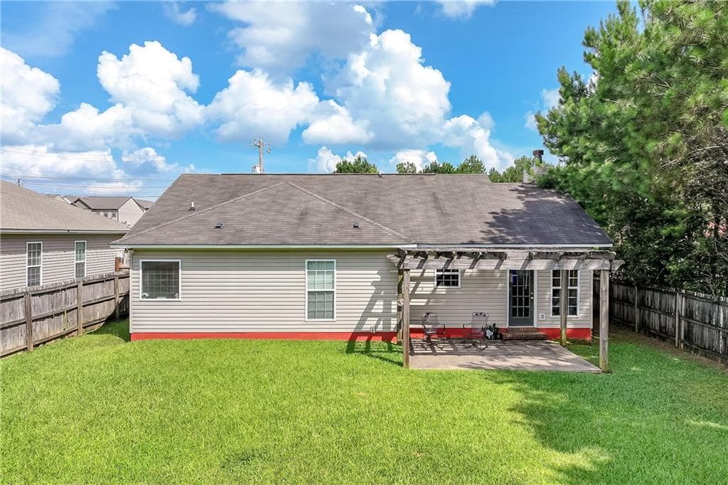 3 bedroom, 2 bathroom, 1,276 sq ft single family residence under contract at 2902 Waterford Boulevard, Opelika, AL 36804 — photo 6