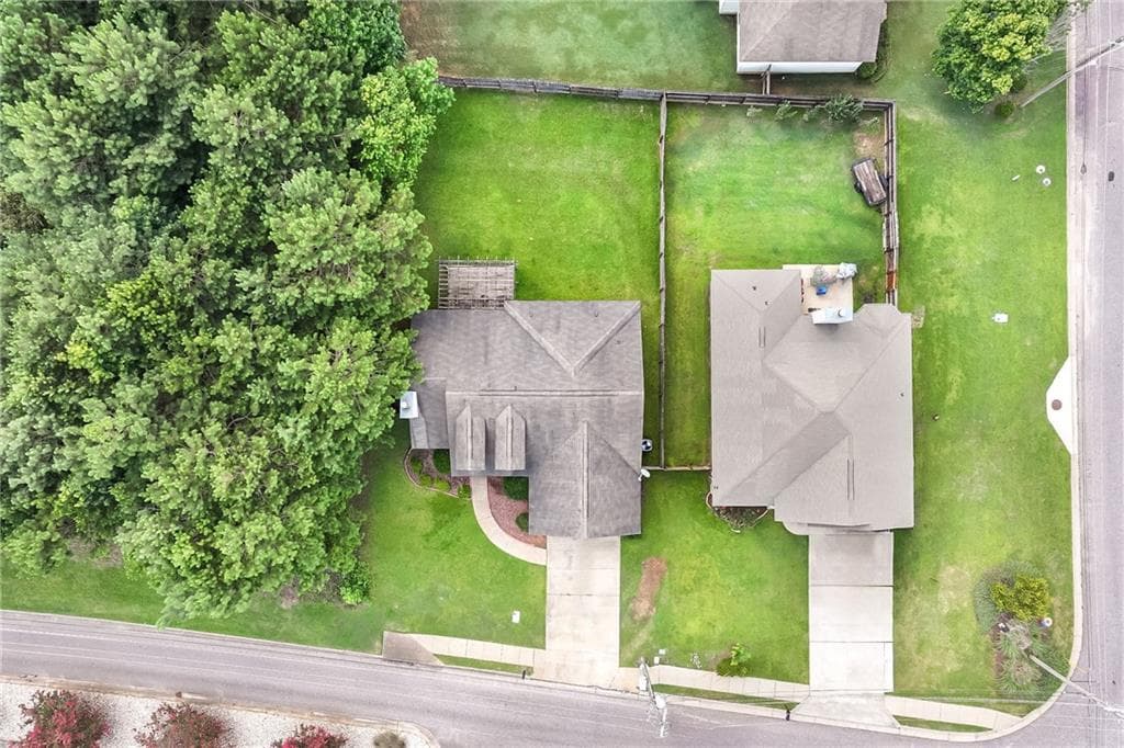 3 bedroom, 2 bathroom, 1,276 sq ft single family residence under contract at 2902 Waterford Boulevard, Opelika, AL 36804 — photo 9