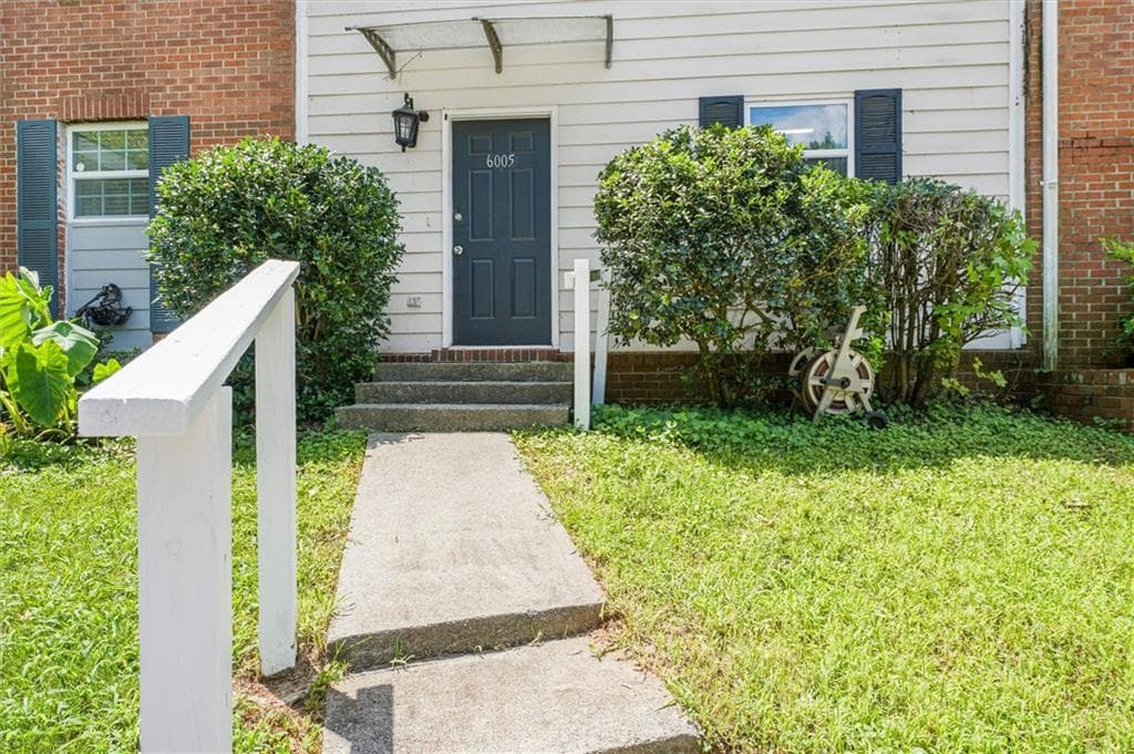 2 bedroom, 3 bathroom, 1,320 sq ft townhouse for sale at 6005 Pat Mell Place, Smyrna, GA 30080 — photo 3